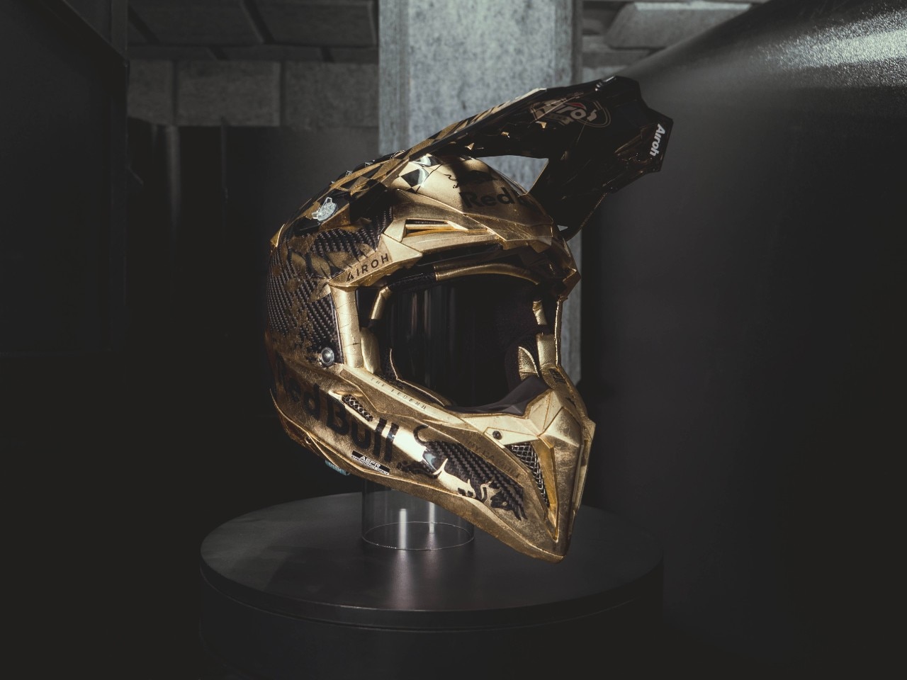 Casco d’oro Airoh per Cairoli ed Herlings 